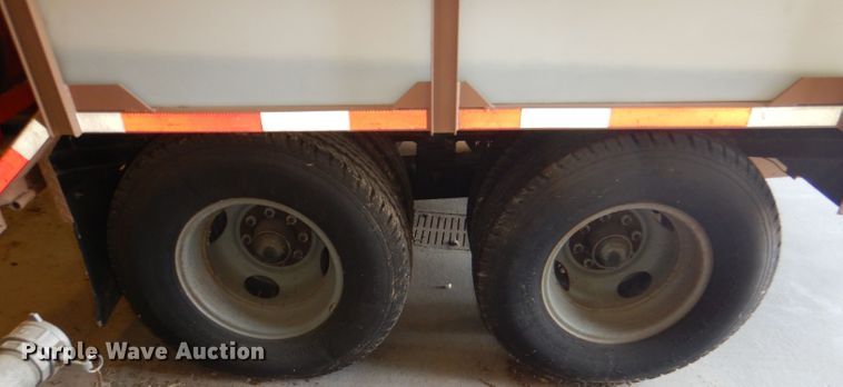 image for item DG4852 2004 Vactron VT-19 tank trailer