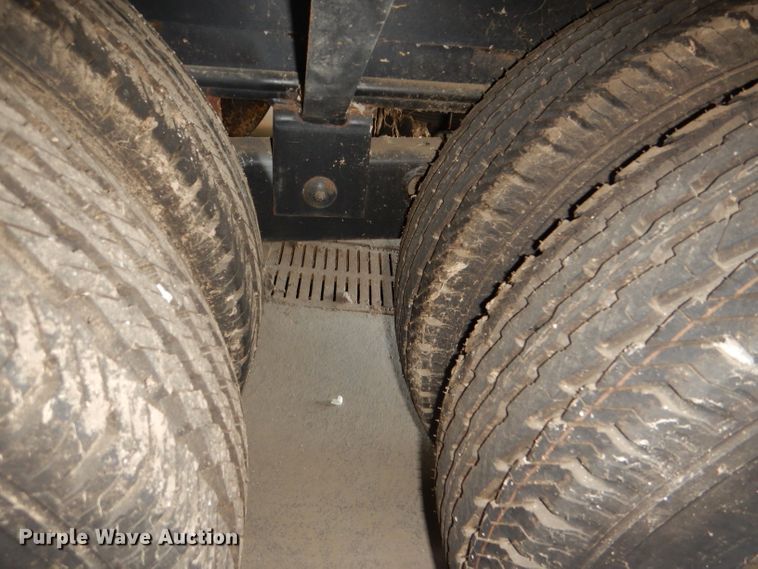 image for item DG4852 2004 Vactron VT-19 tank trailer