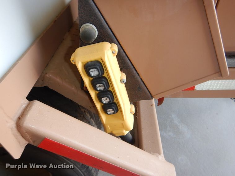 image for item DG4852 2004 Vactron VT-19 tank trailer