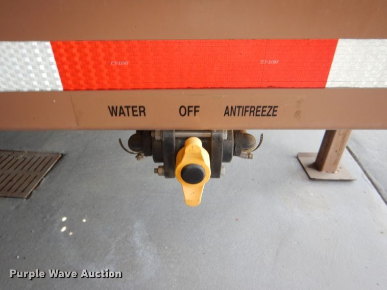 image for item DG4852 2004 Vactron VT-19 tank trailer