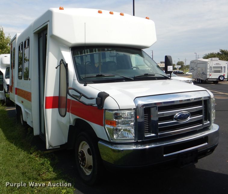 image for item DG4928 2011 Ford Econoline E350 Super Duty shuttle bus