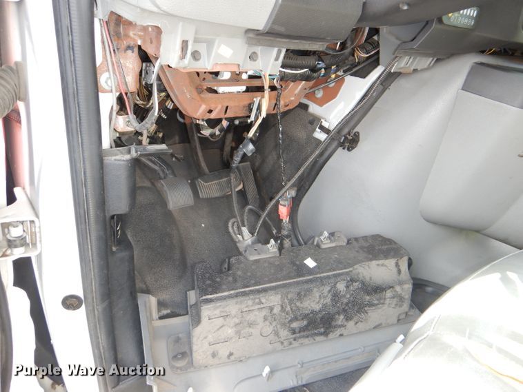 image for item DG4928 2011 Ford Econoline E350 Super Duty shuttle bus