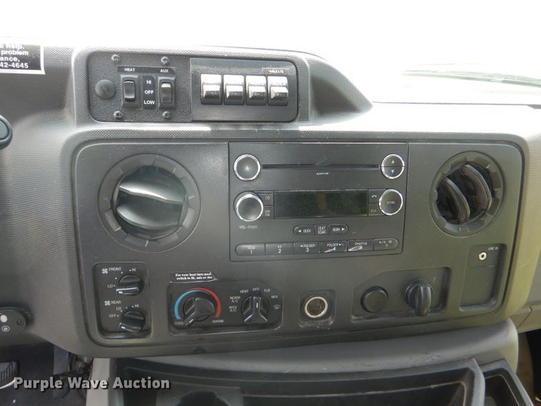 image for item DG4928 2011 Ford Econoline E350 Super Duty shuttle bus