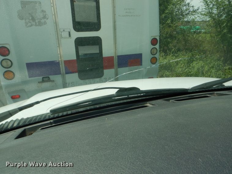 image for item DG4928 2011 Ford Econoline E350 Super Duty shuttle bus