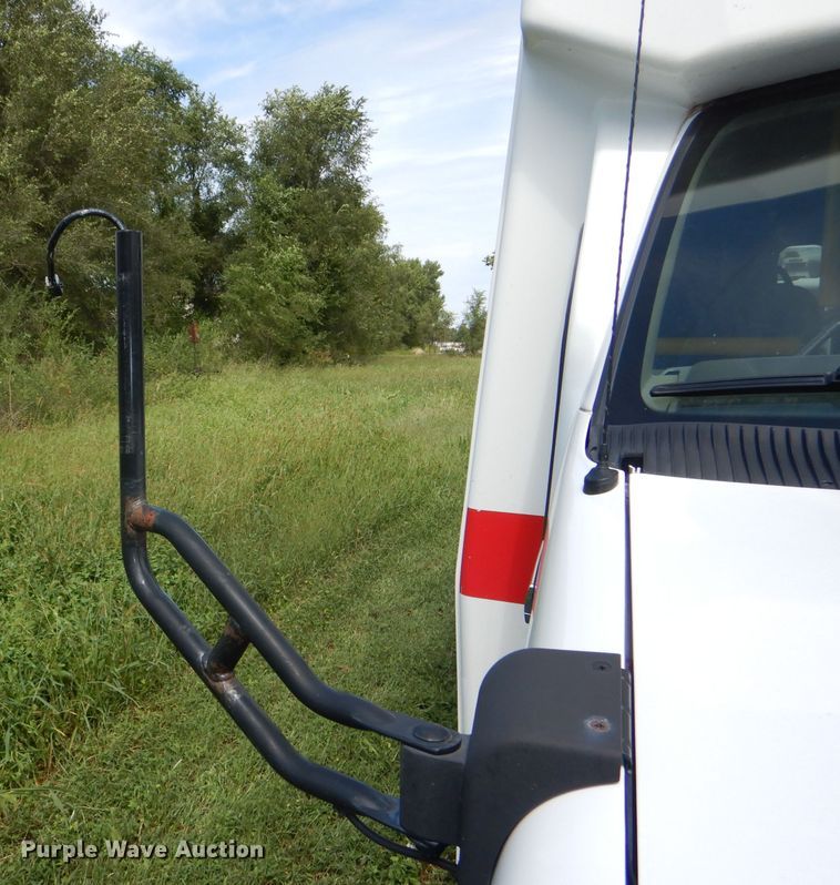 image for item DG4928 2011 Ford Econoline E350 Super Duty shuttle bus