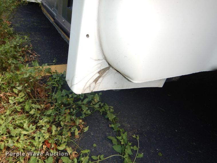 image for item DG4928 2011 Ford Econoline E350 Super Duty shuttle bus