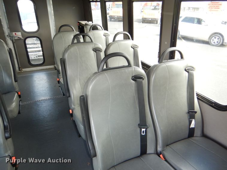 image for item DG4928 2011 Ford Econoline E350 Super Duty shuttle bus