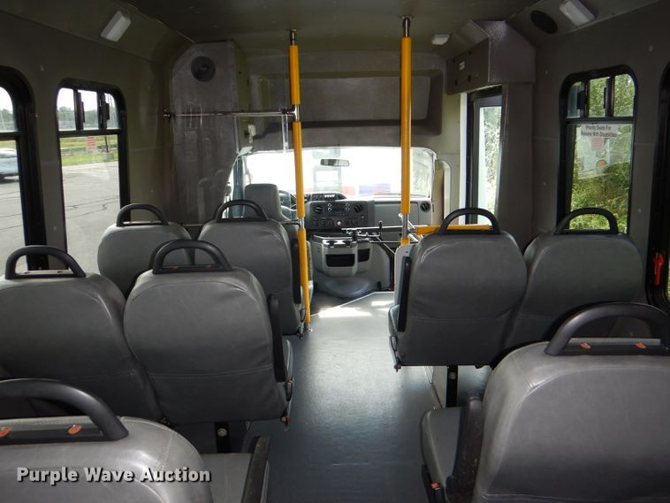 image for item DG4928 2011 Ford Econoline E350 Super Duty shuttle bus