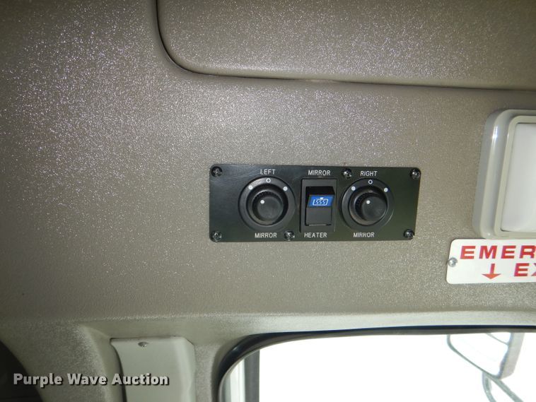 image for item DG4928 2011 Ford Econoline E350 Super Duty shuttle bus