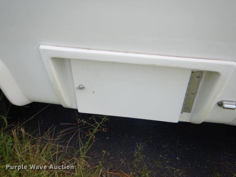 image for item DG4928 2011 Ford Econoline E350 Super Duty shuttle bus