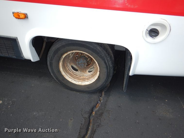 image for item DG4928 2011 Ford Econoline E350 Super Duty shuttle bus