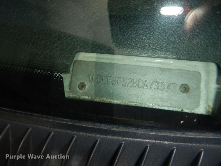 image for item DG4928 2011 Ford Econoline E350 Super Duty shuttle bus