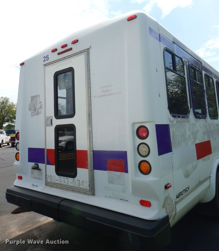 image for item DG4955 2004 Ford Econoline E450 Super Duty shuttle bus