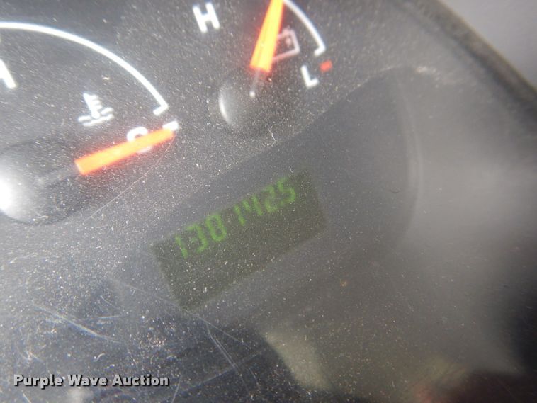 image for item DG4955 2004 Ford Econoline E450 Super Duty shuttle bus