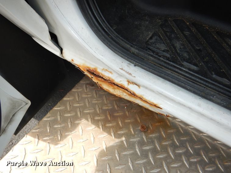 image for item DG4955 2004 Ford Econoline E450 Super Duty shuttle bus