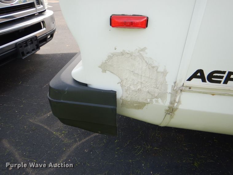 image for item DG4955 2004 Ford Econoline E450 Super Duty shuttle bus