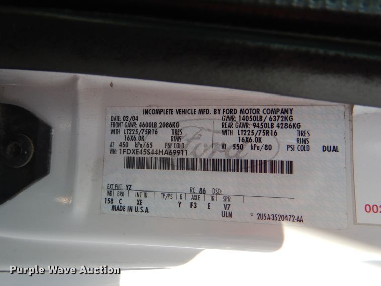 image for item DG4955 2004 Ford Econoline E450 Super Duty shuttle bus