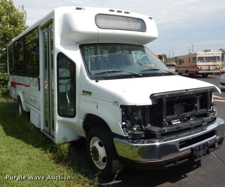 image for item DG4956 2010 Ford Econoline E450 Super Duty shuttle bus