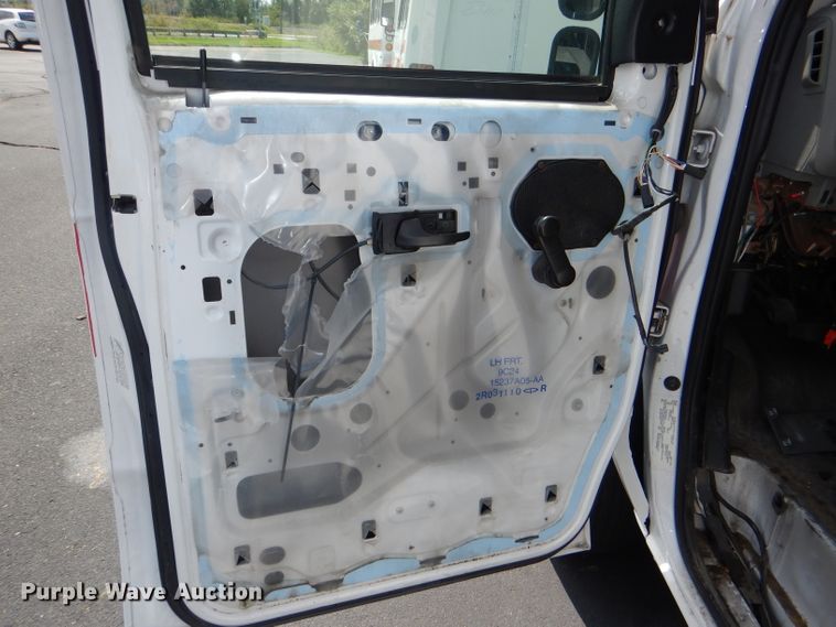 image for item DG4956 2010 Ford Econoline E450 Super Duty shuttle bus