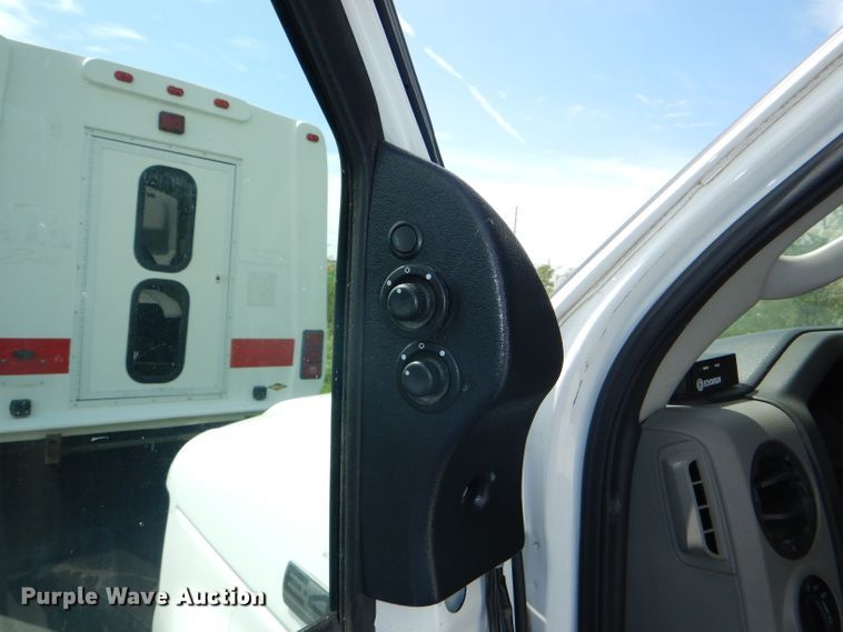 image for item DG4956 2010 Ford Econoline E450 Super Duty shuttle bus