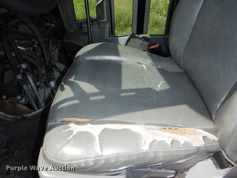 image for item DG4956 2010 Ford Econoline E450 Super Duty shuttle bus