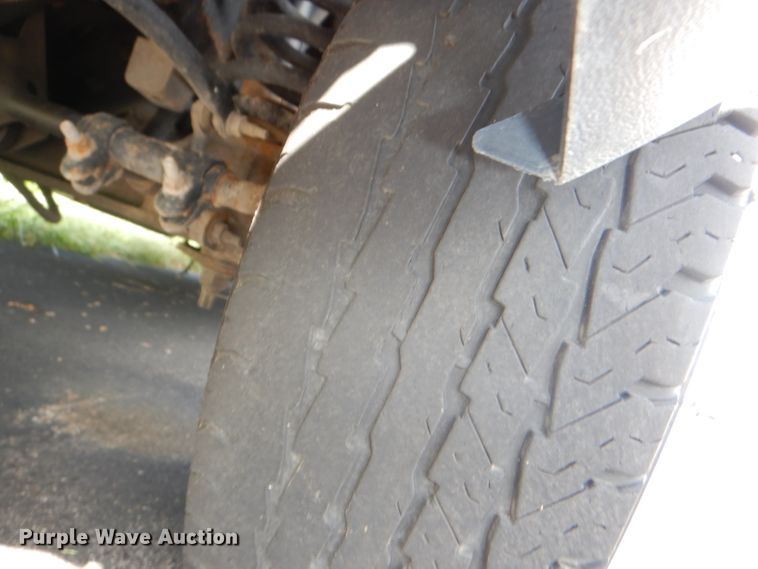 image for item DG4956 2010 Ford Econoline E450 Super Duty shuttle bus