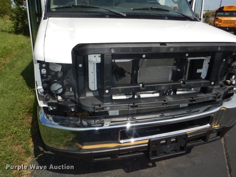 image for item DG4956 2010 Ford Econoline E450 Super Duty shuttle bus