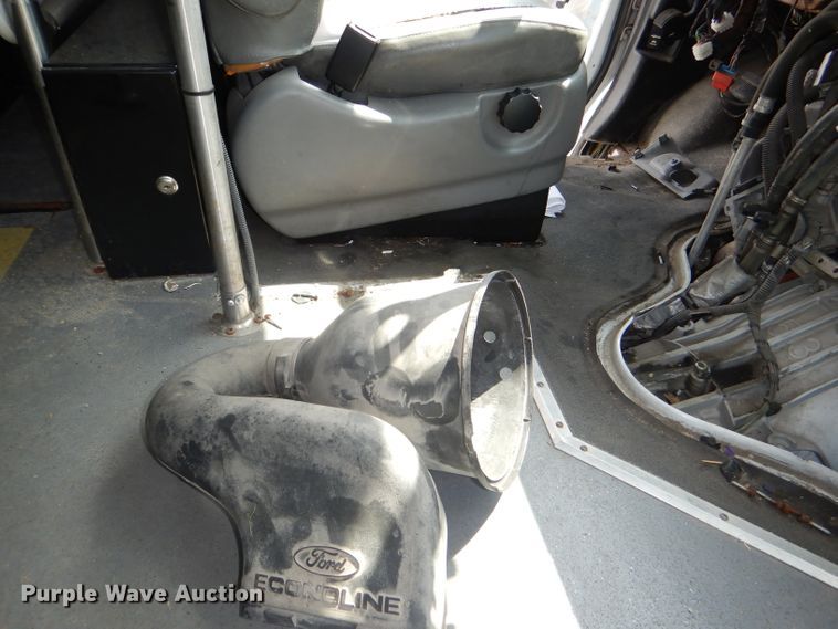 image for item DG4956 2010 Ford Econoline E450 Super Duty shuttle bus