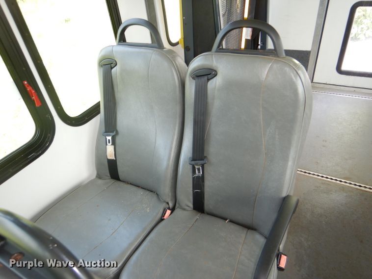 image for item DG4956 2010 Ford Econoline E450 Super Duty shuttle bus