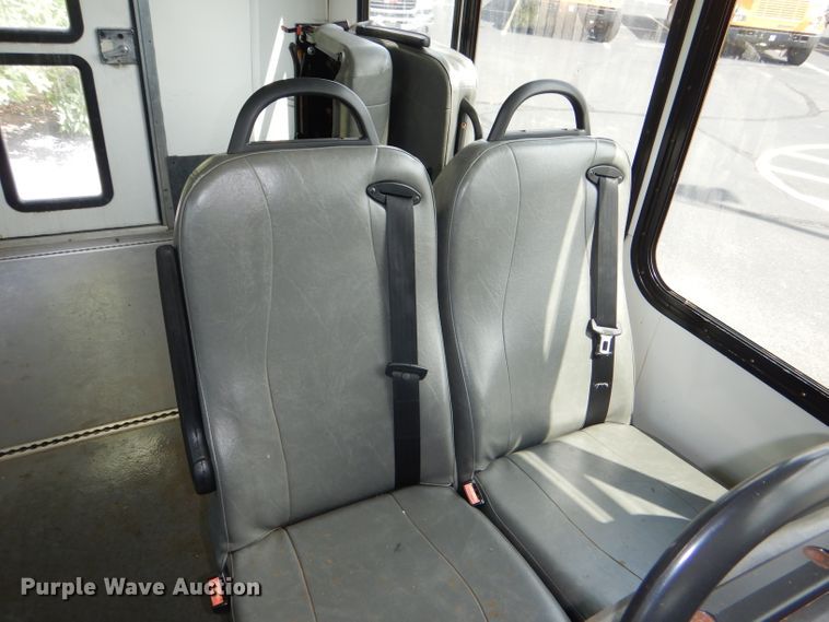 image for item DG4956 2010 Ford Econoline E450 Super Duty shuttle bus