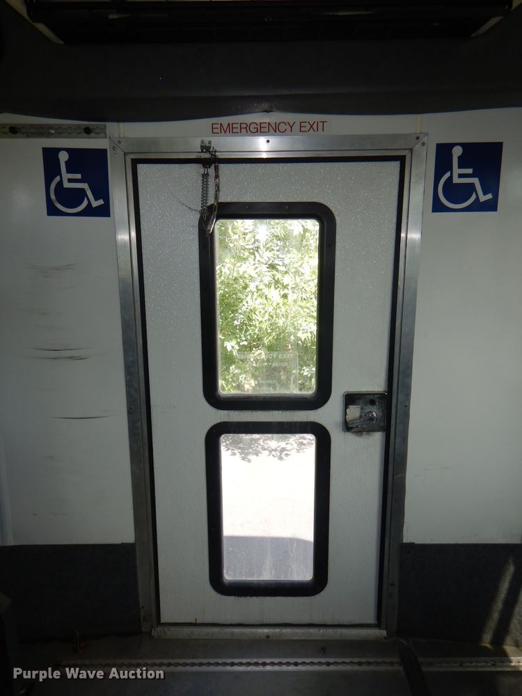 image for item DG4956 2010 Ford Econoline E450 Super Duty shuttle bus