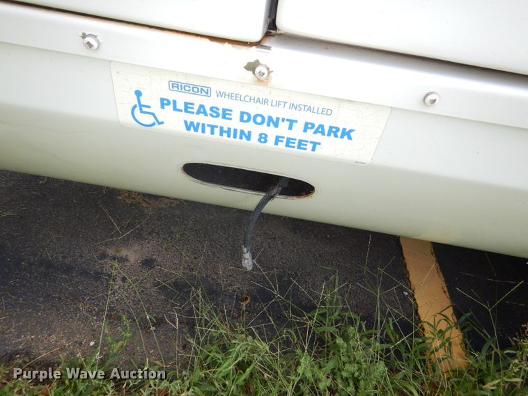 image for item DG4956 2010 Ford Econoline E450 Super Duty shuttle bus