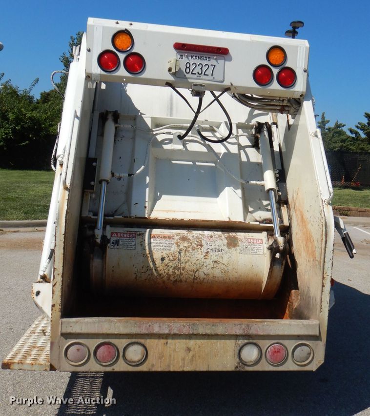 image for item DG4980 2012 Isuzu NQR refuse truck