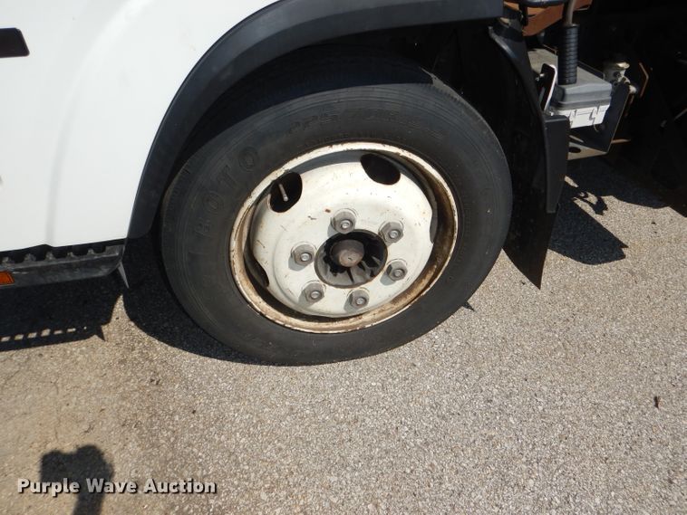 image for item DG4980 2012 Isuzu NQR refuse truck