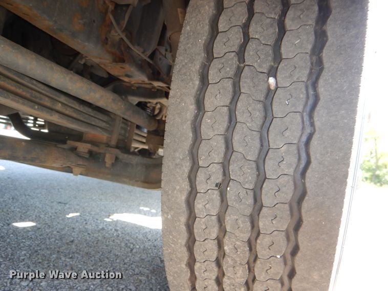 image for item DG4980 2012 Isuzu NQR refuse truck