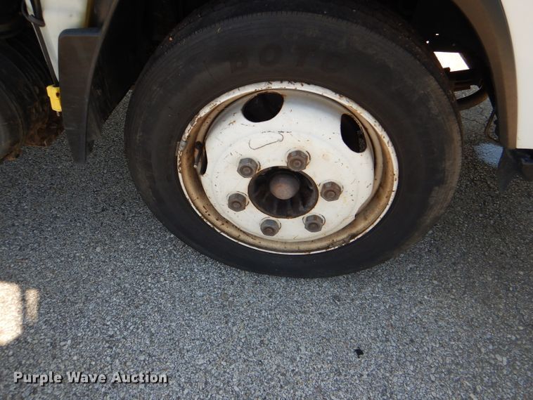 image for item DG4980 2012 Isuzu NQR refuse truck