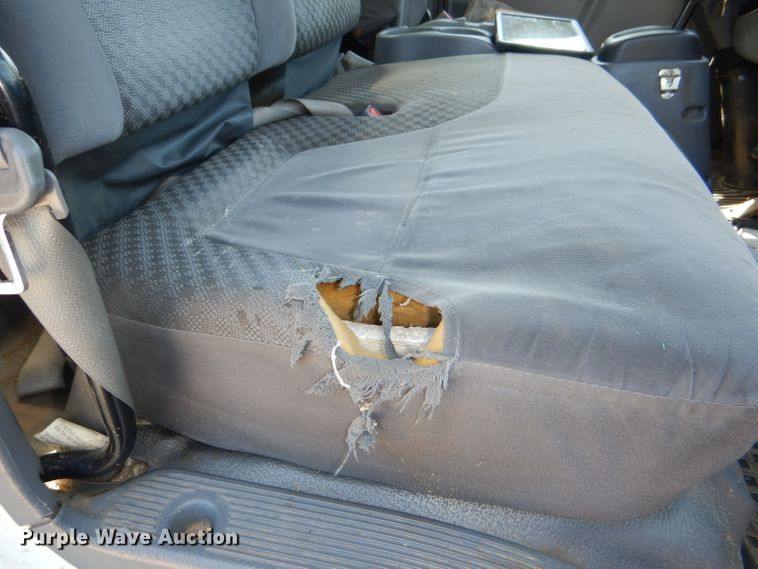 image for item DG4980 2012 Isuzu NQR refuse truck