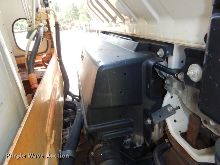 image for item DG4980 2012 Isuzu NQR refuse truck