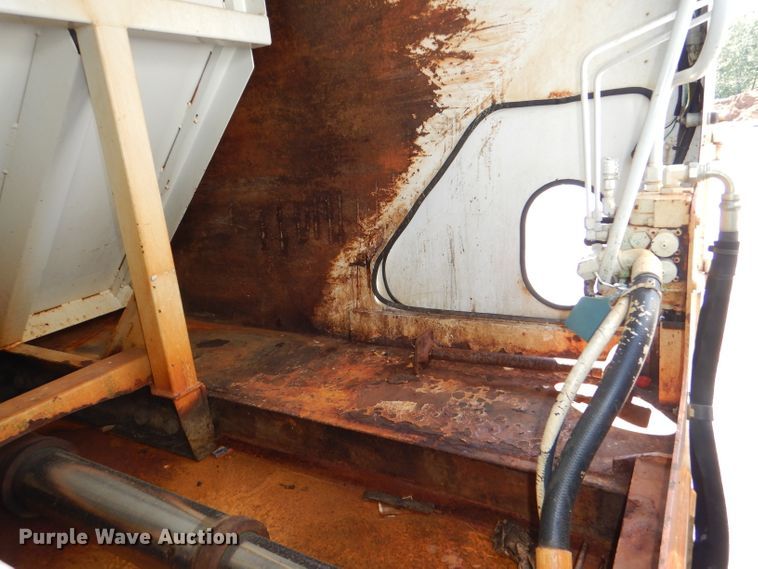 image for item DG4980 2012 Isuzu NQR refuse truck