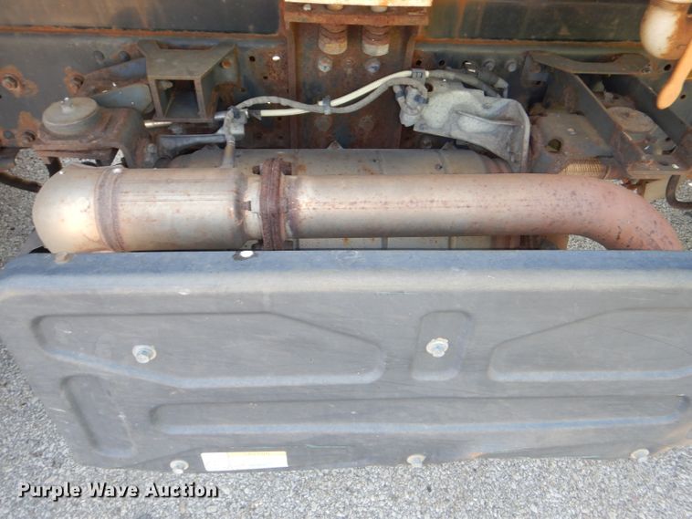 image for item DG4980 2012 Isuzu NQR refuse truck