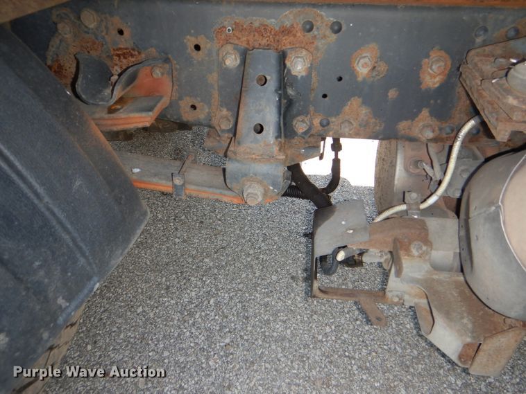 image for item DG4980 2012 Isuzu NQR refuse truck