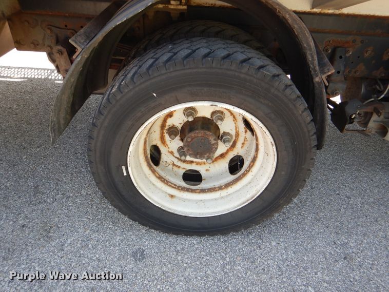 image for item DG4980 2012 Isuzu NQR refuse truck