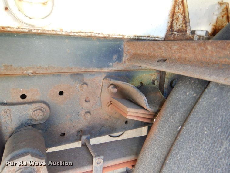 image for item DG4980 2012 Isuzu NQR refuse truck