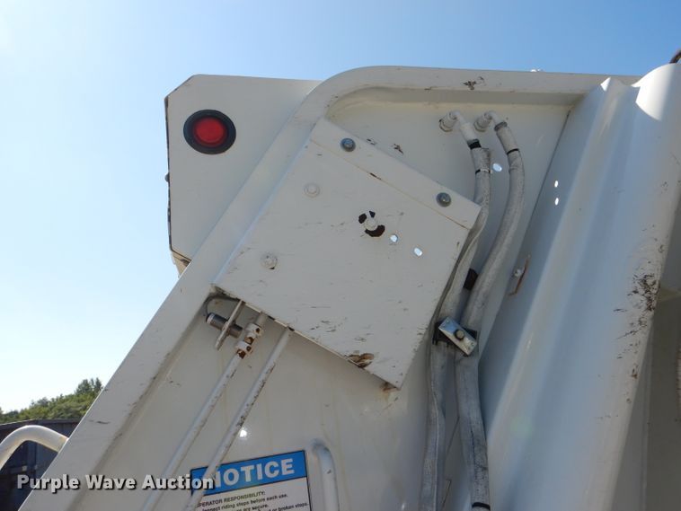 image for item DG4980 2012 Isuzu NQR refuse truck