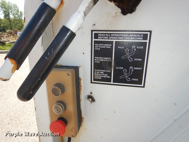 image for item DG4980 2012 Isuzu NQR refuse truck