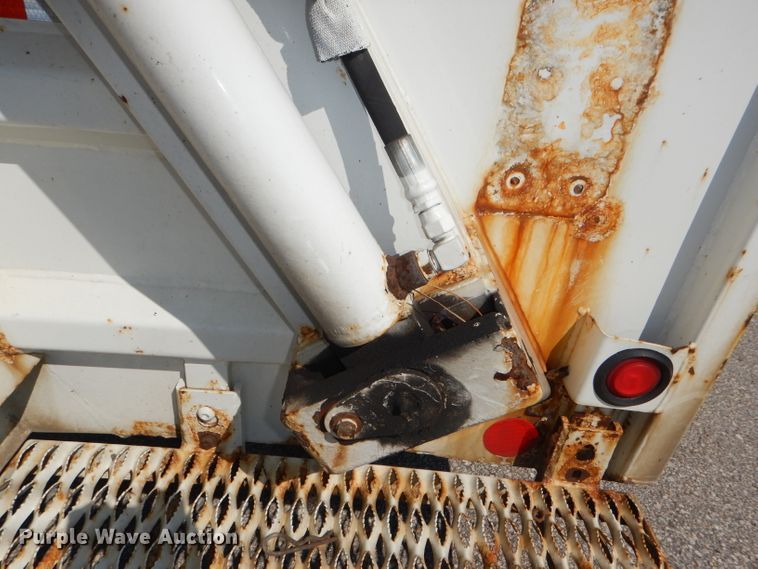 image for item DG4980 2012 Isuzu NQR refuse truck