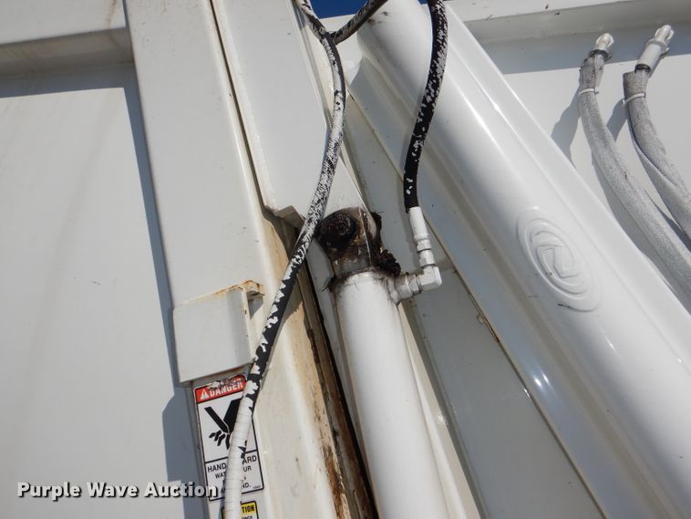 image for item DG4980 2012 Isuzu NQR refuse truck