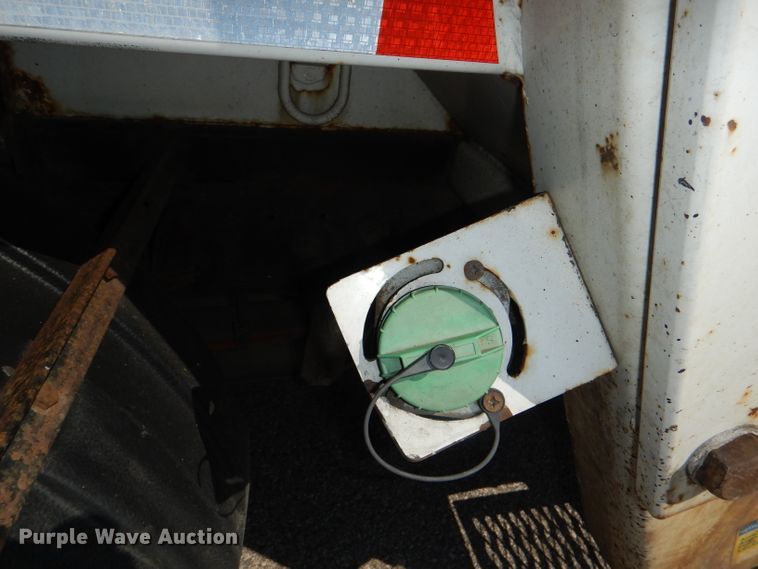 image for item DG4980 2012 Isuzu NQR refuse truck