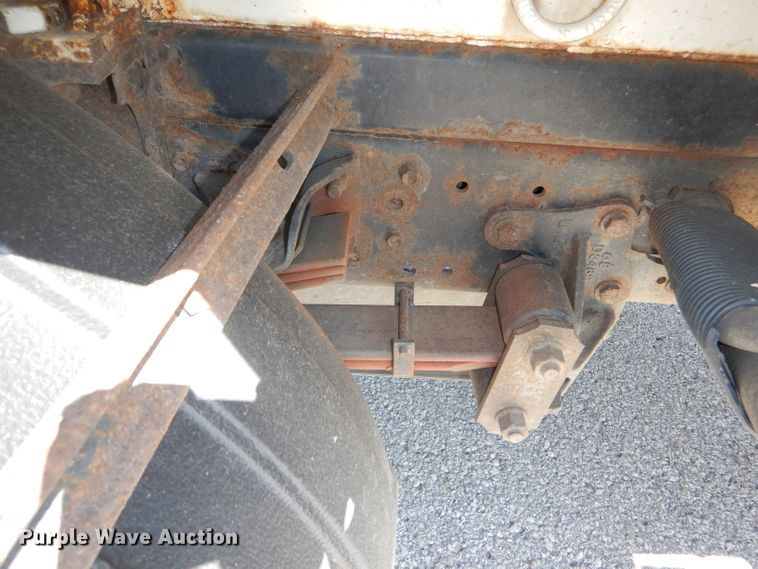 image for item DG4980 2012 Isuzu NQR refuse truck