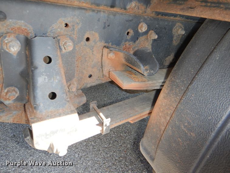 image for item DG4980 2012 Isuzu NQR refuse truck